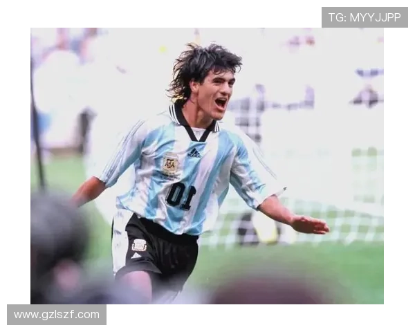 探索每位足球明星独特的标志图案背后的故事与意义 探索每位足球明星独特的标志图案背后的故事与意义