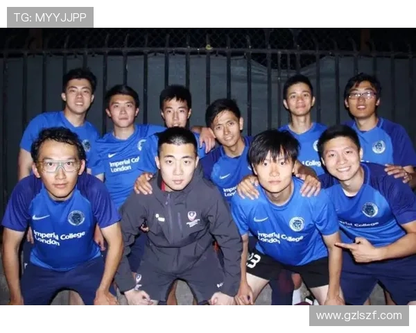 梦中与足球明星畅谈人生理想与比赛激情的奇妙体验