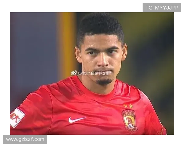 老梁深度剖析足球明星背后的故事与成就解析