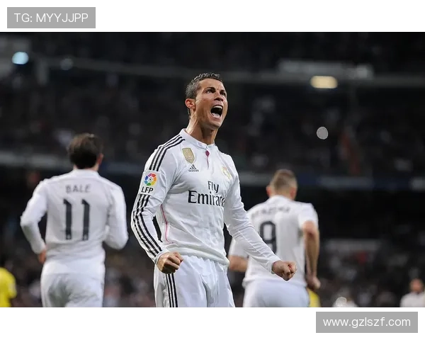 足球明星精彩射门集锦视频回顾尽显球技魅力与激情瞬间