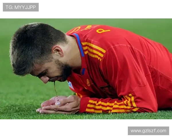 当今足坛最红火的明星球员盘点与他们的辉煌成就分析